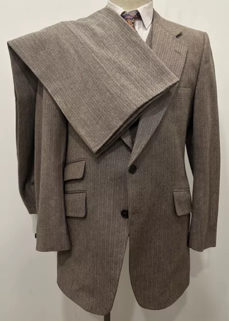 Tuta in tweed da uomo anni '60 anni '70 fatta a spina di pesce marrone a righe 40