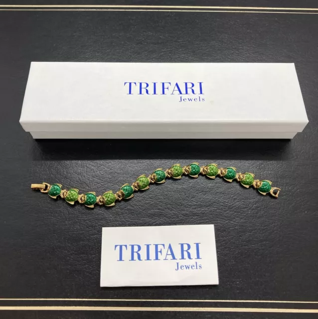 Vintage Signed Trifari TM Green Enamel Fish Link Bracelet 7-1/4” Unused With Box