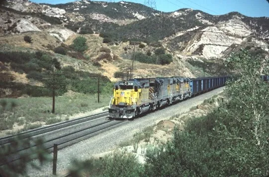 Up 3420 Cajon Pass Ca (Union Pacific) Original Slide 09-11-83 T18-5 2-Slide Set