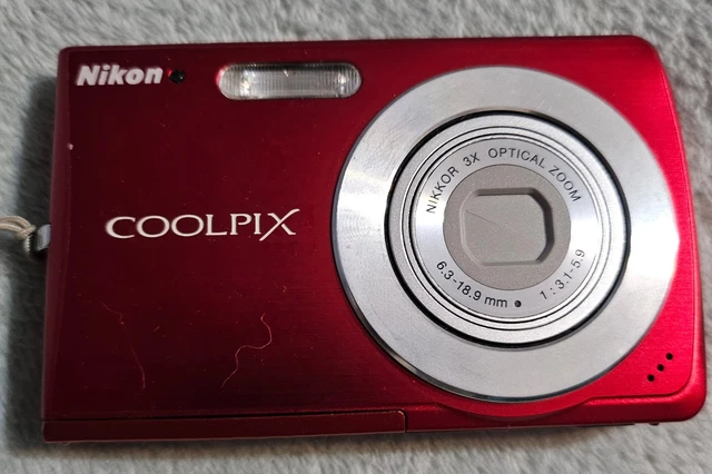 NIKON COOLPIX S200 Red 7.1MP 3x Zoom Compact Digital Camera