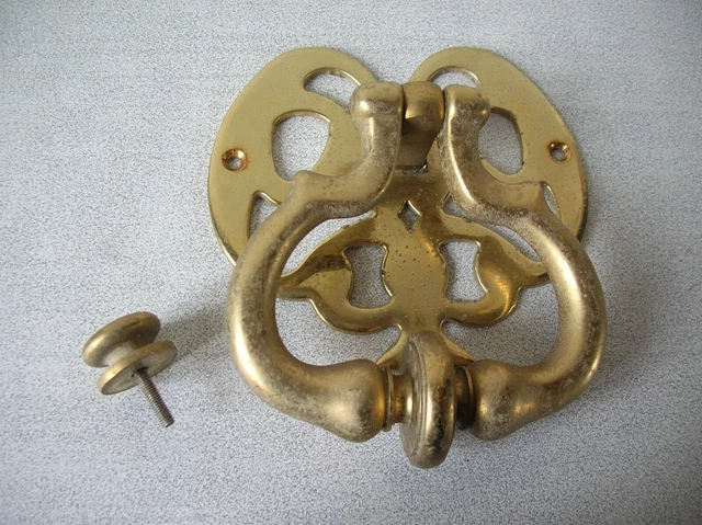 Ancien grand heurtoir de porte en laiton doré 14 cm