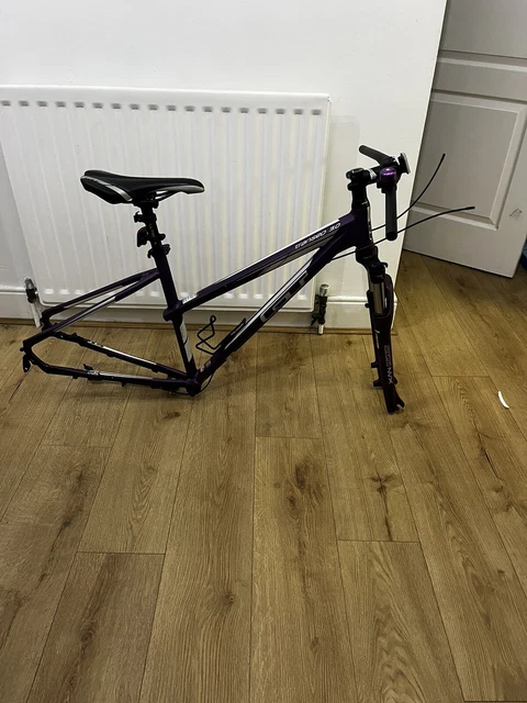 GT TRANSEO 3.0 Ladies Hybrid Frame Suspension Fork Size Medium