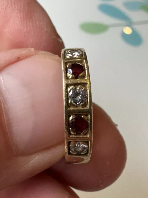 Nice 18ct Gold Diamond & Garnet Ring Size P 1/2