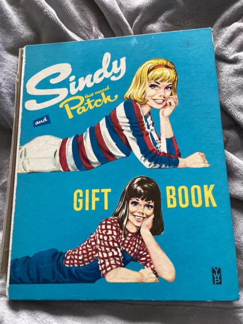 Vintage 1966 Pedigree Sindy & Patch Gift Book / Annual . Rare .