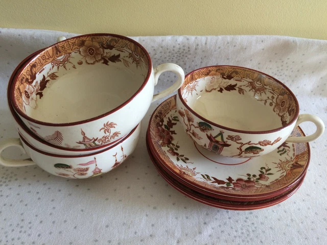 Sarreguemines U&C, tasses à thé décor pagodes fleurs