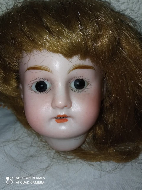 Poupée Ancienne Porcelaine Tête Biscuit Allemagne - Avec Fauteuil Vintage