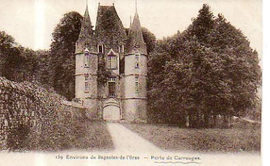 CPA 61  env de BAGNOLES DE L' ORNE   porte de carrouges