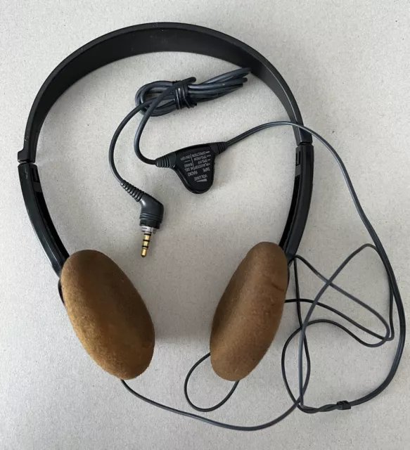 Sony Auriculares con cable Deep Bass con control de teléfono inteligente y  micrófono, color negro metálico
