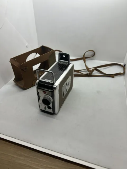 Cámara de cine vintage Kodak Brownie 8 mm con bolsa de cuero para repuestos