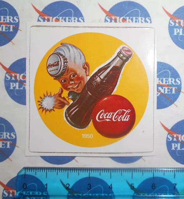 Adesivo Sticker Vintage Autocollant Aufkleber Coca Cola Bevete 1950 6,5X6,5 Cm