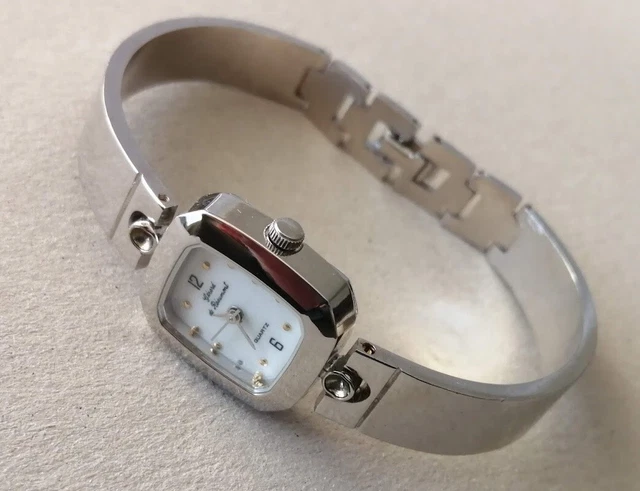 Montre Dame Gérard De Réaumont A122 - Cadran Blanc Chiffres Romains, Boîtier Doré Acier, Bracelet Cuir Noir