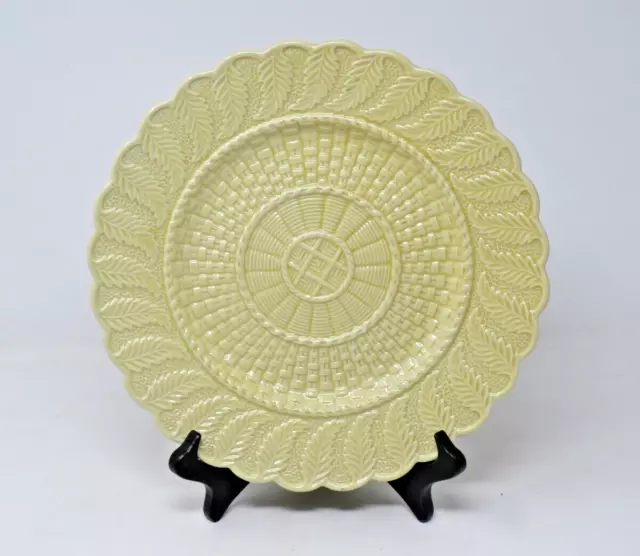 Portugal Bordallo Pinheiro Pale Yellow Basketweave Dinner Plate Fern Leaves