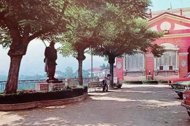 Cartolina - Dronero (Cuneo) - Piazza P. Allemandi - Monumento Alpino - 1960 ca.