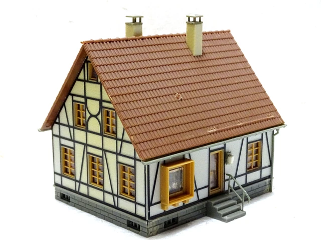 MAQUETTE HO/ N Maison style ardoise et nid de cigogne FALLER