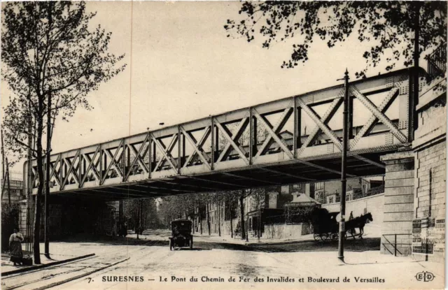 CPA SURESNES - Le Pont du Chemin de Fer des Invalides et Boulevard (740751)