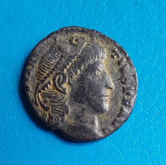 Monnaie romaine en bronze à étudier