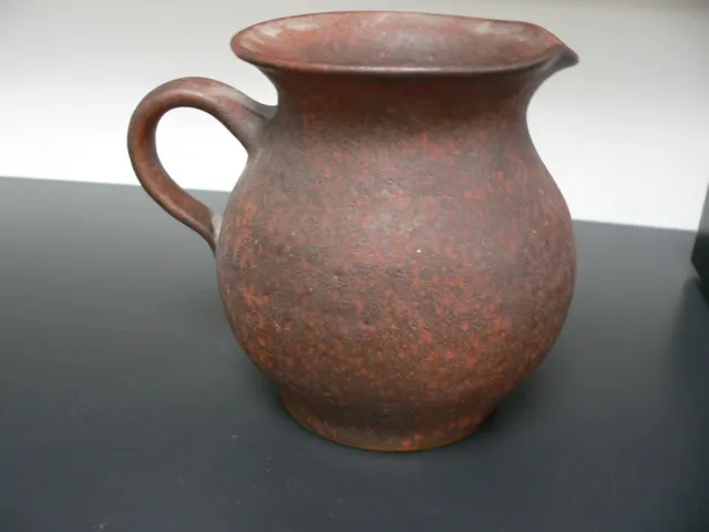 Tonkrug Krug Vase braun Steingut Keramik matt glasiert mit Henkel strukturiert