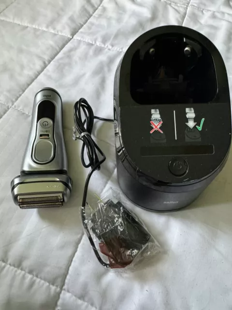 Braun Series 9 PRO 9477cc Electric Shaver And Smart. Cleaning Base W/Charge Cord
