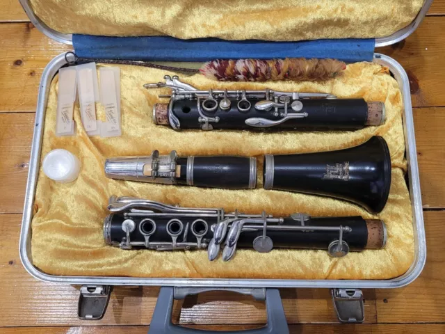 Boosey and Hawkes Edgeware clarinet Used Ebony Wooden