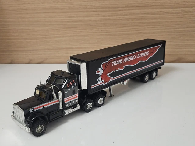 Camion Miniature Freightliner 1:43 Camion Miniature 1/43 Freightliner FLD 112 (1990) - Marque Altaya - Modèle .es #24 Plan Camion