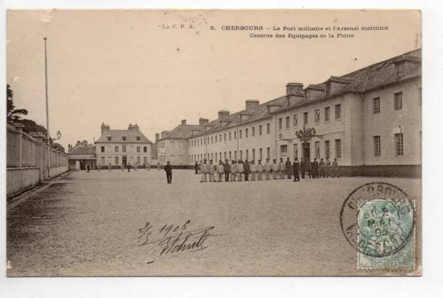 Thème VIE MILITAIRE CASERNES CPA 50 CHERBOURG arsenal Caserne équipages flotte