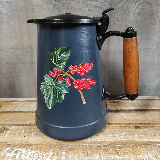 Ancien pot à lait en alu Peint à la main, poignée en bois