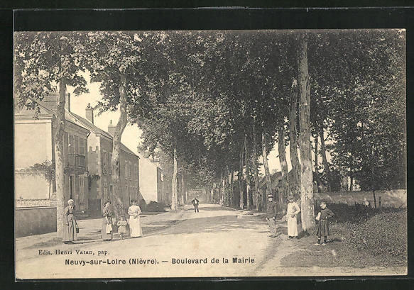 CPA Neuvy-sur-Loire, Boulevard de la Mairie 1909