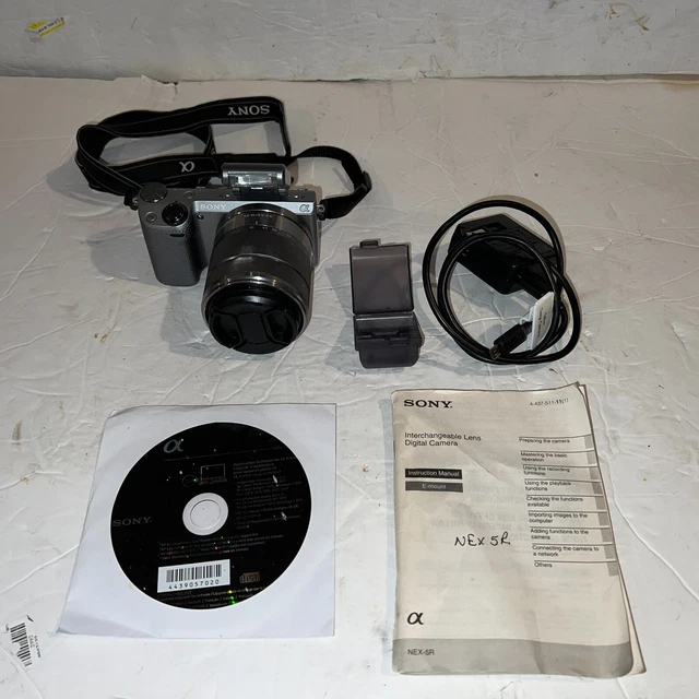 Sony NEX5R Camera  w 18-55mm / 3.5-5.6 Zoom Lens, Charger, Flash, Software & Man
