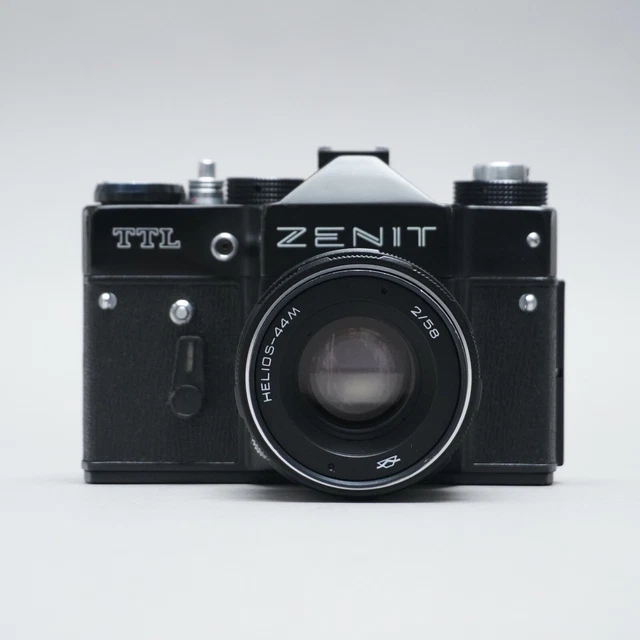 VALDAÏ, Zenit ET + MC Helios-44M-6 2/58mm #bokehmonster | Single Lens Reflex Camera Slr VALDAÏ, Zenit ET + MC Helios-44M-6 2/58mm #bokehmonster | Single Lens Reflex Camera Slr