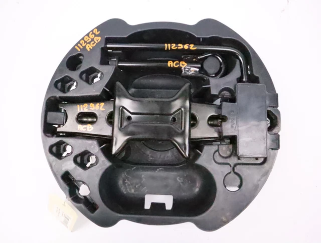 Cric + manivelle occasion RENAULT TWINGO II Phase 1 - 1.2i 16v 75ch -