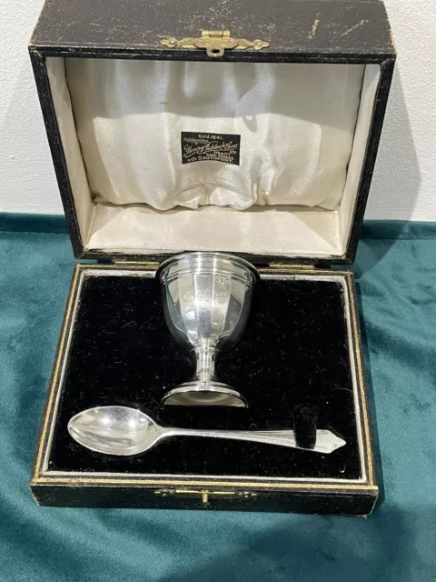 Barker Brothers cased sterling silver egg cup and spoon Birmingham 1932