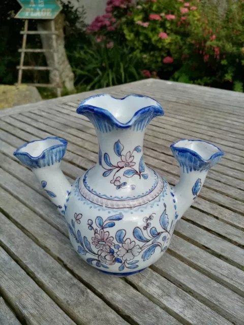 Pique Fleurs Ancien En Faience De Nevers A.montagnon
