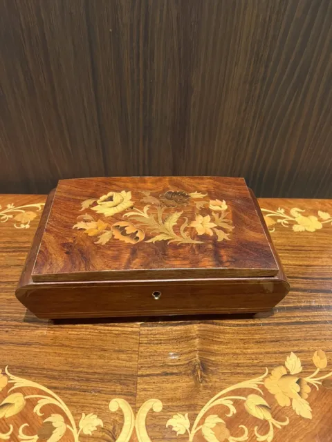 Sorrento Inlaid Music Box/JwellTheme from Love Story/Made in Italy