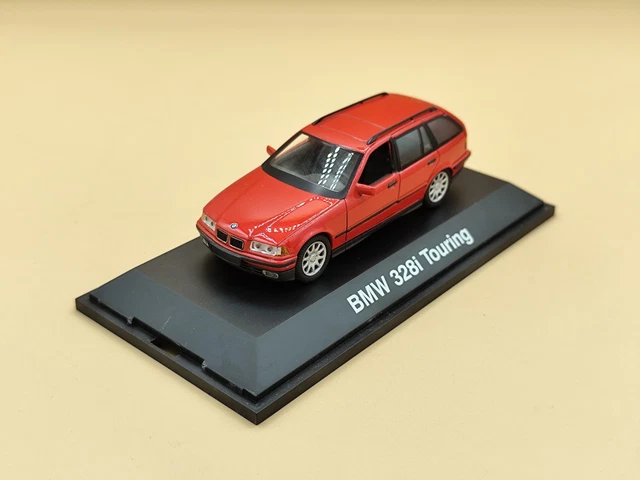 Minichamps 1:43 BMW 3 Series  E30  Ano De Construção 1986 Verde Metalico 940024002