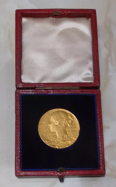 1897 Gold Medal / Medallion For Diamond Jubilee Of Queen Victoria. Royal Mint.