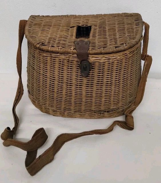ancien panier de pêche en osier peche