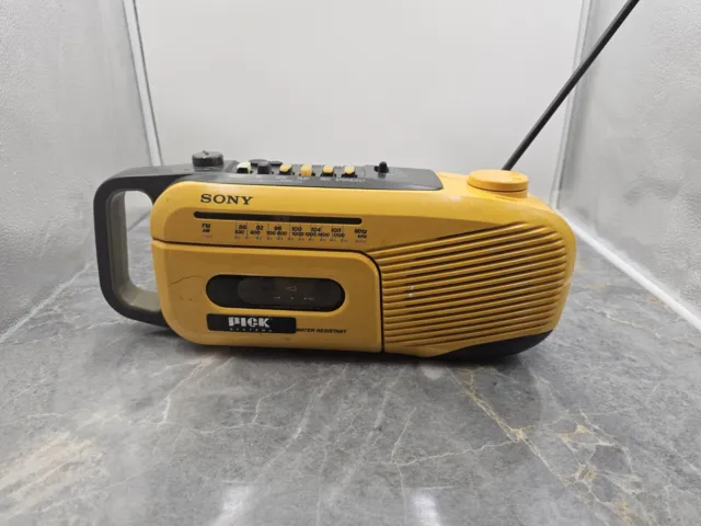 Vintage Sony Sports CFM-101 Yellow Cassette/Radio Stereo Portable
