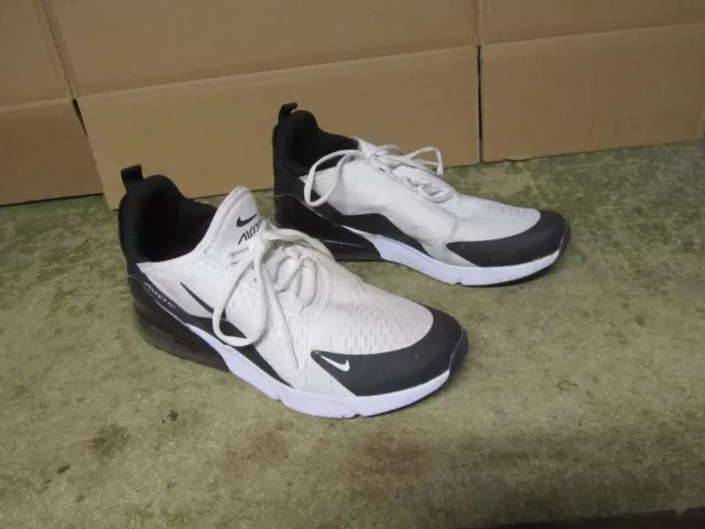 Basket Nike Air Max 270 Taille 44 A Nettoyer