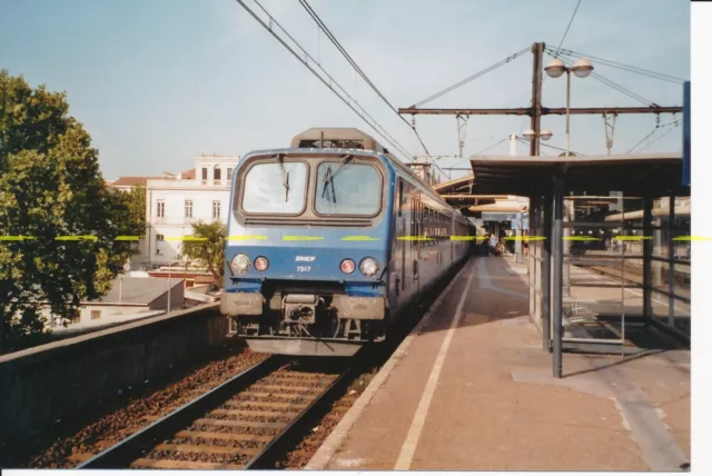 Farb-Foto SNCF E-Triebzug 7367 Nimes 2005