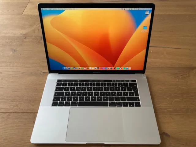 Apple MacBook Pro 15,4“ 2017 TouchBar 3,1 GHz 512GB SSD 16GB RAM - Displayfehler