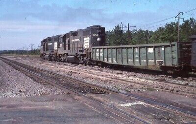 PC PENN CENTRAL Railroad Train Locomotive 8066 Original 1978 Photo Slide