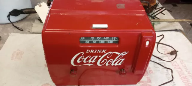 Vintage Coca Cola Radio. Model 5A410A