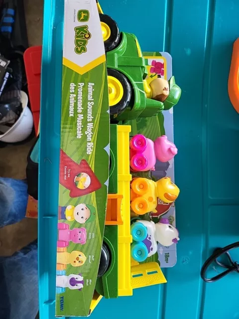 John Deere 47276 Animal Sounds Wagon Ride - Grow with Me Toy Ages 12m+