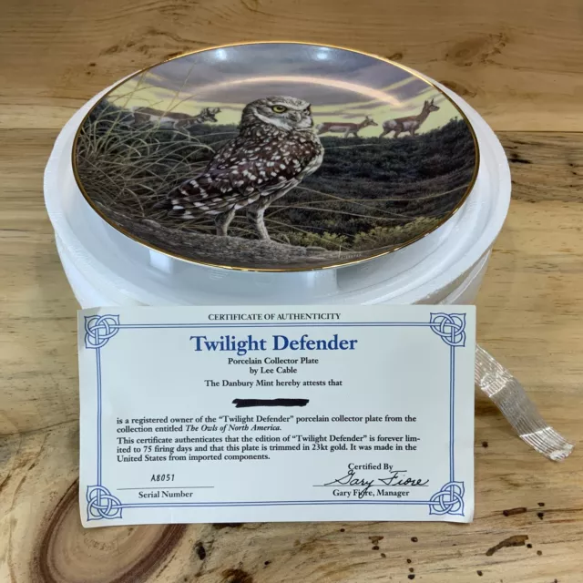 Owl Plate“Twilight Defender” Danbury Mint Lee Cable 23K Gold Trim Collector