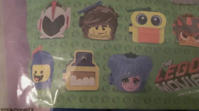 McDONALDS 2020 THE LEGO MOVIE 2 KEY RING/GAME HAPPY MEAL TOY SEALED IN PACKET
