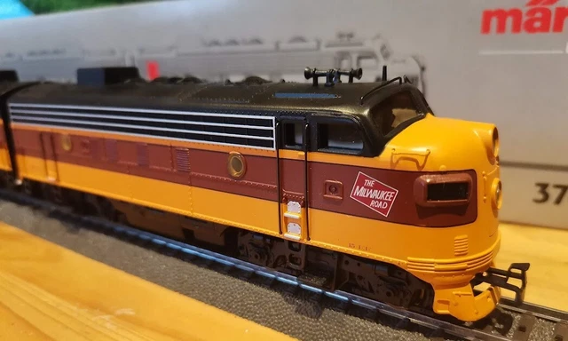 Locomotive Märklin 37628 EMD F7 Kansas City Southern – Échelle H0, Digital MFX + Son, Neuve
