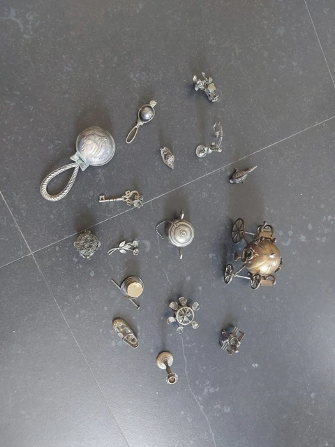 Lotto di 16 miniature in argento da collezione