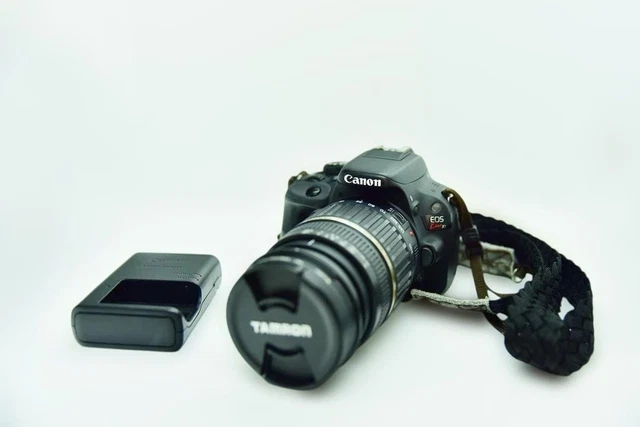 CANON EOS KISS X7 DSLR Camera with TAMRON 18-200mm Zoom Lens