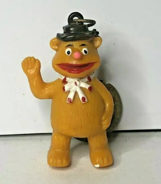 Vintage Muppets Fozzie Bear Plastic Keyring 46 x 25 mm