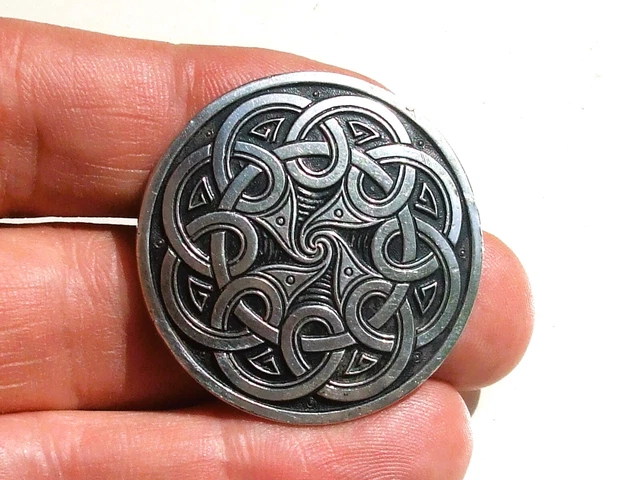 Broche ancienne en argent poinçonné strass et marcassite
